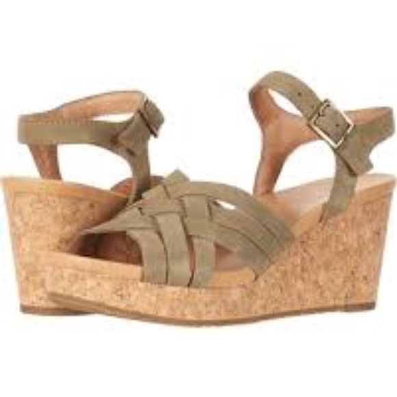 ugg uma wedge